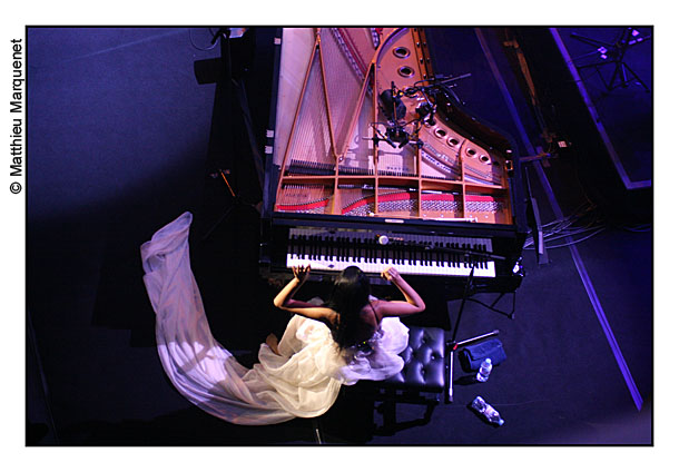 live : photo de concert de Emilie Simon et les Claviers Percussions de Lyon  Paris, Salle Pleyel
